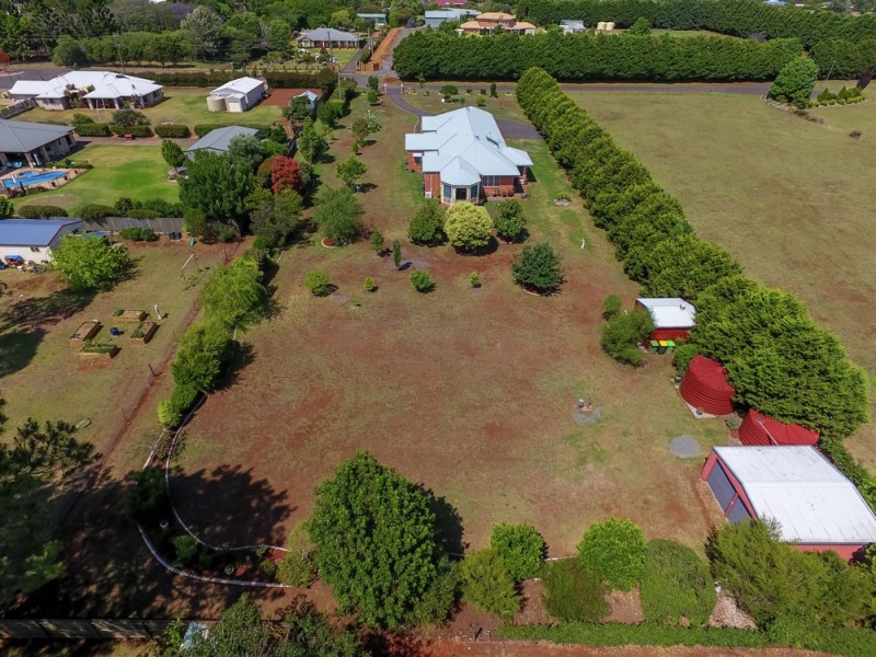 10 Stanley Parade, Highfields QLD 4352