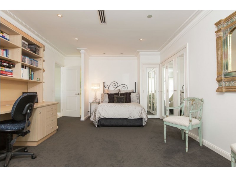 28 Keel Street, Birkdale QLD 4159