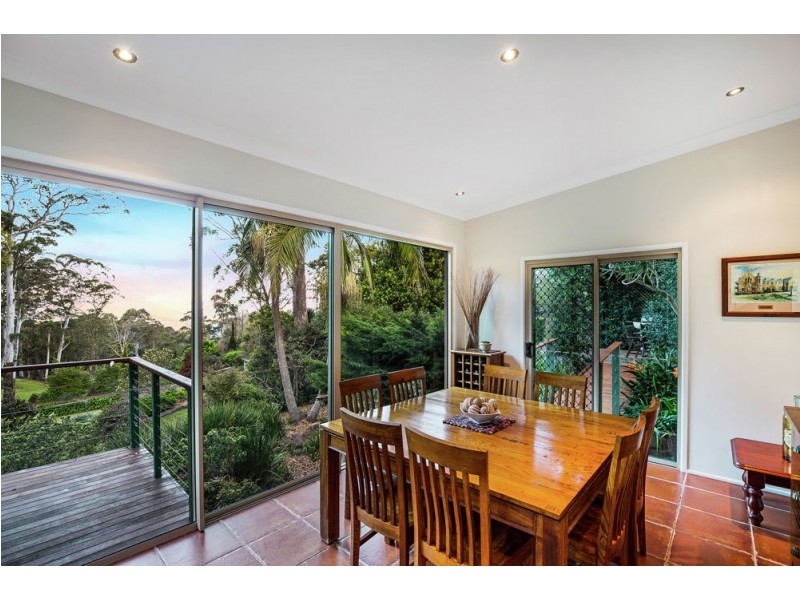 19 Hilltop Crescent, Blue Mountain Heights QLD 4350