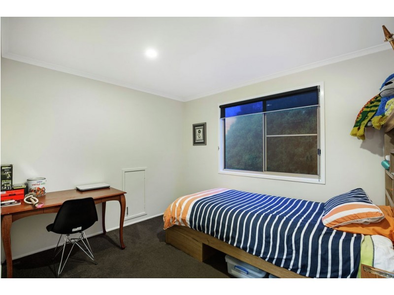 19 Hilltop Crescent, Blue Mountain Heights QLD 4350