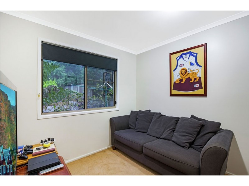 19 Hilltop Crescent, Blue Mountain Heights QLD 4350