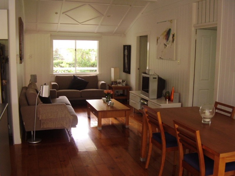 65 Finsbury Street, Newmarket QLD 4051