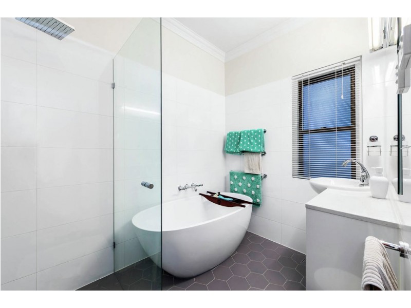 235 Rode Road, Wavell Heights QLD 4012