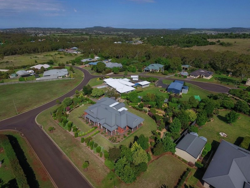 14 Kimdon Crescent, Highfields QLD 4352
