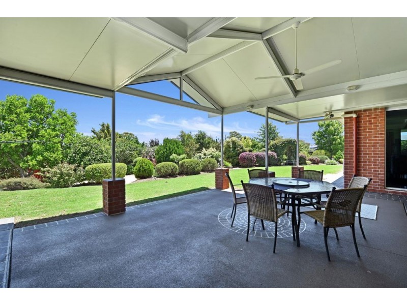 14 Kimdon Crescent, Highfields QLD 4352