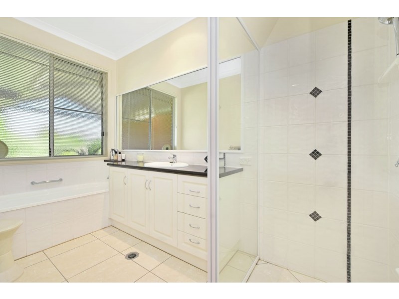 14 Kimdon Crescent, Highfields QLD 4352