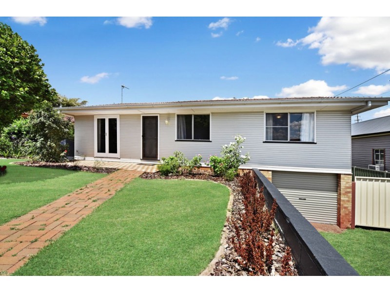 12 Elworthy Street, Harlaxton QLD 4350