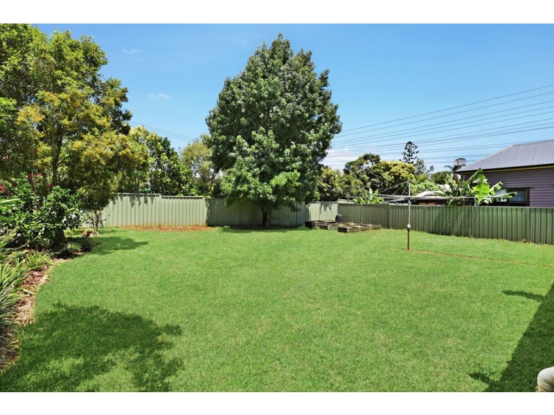 12 Elworthy Street, Harlaxton QLD 4350