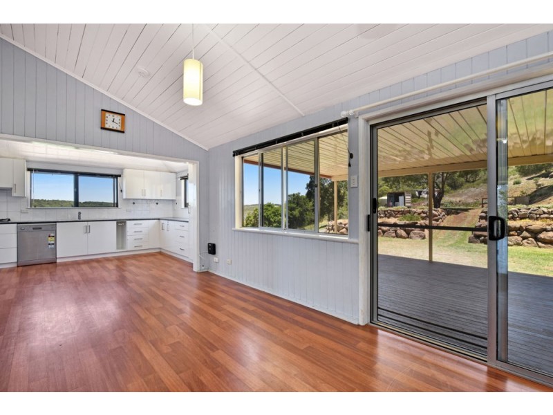 11 Nichols Drive, Glencoe QLD 4352
