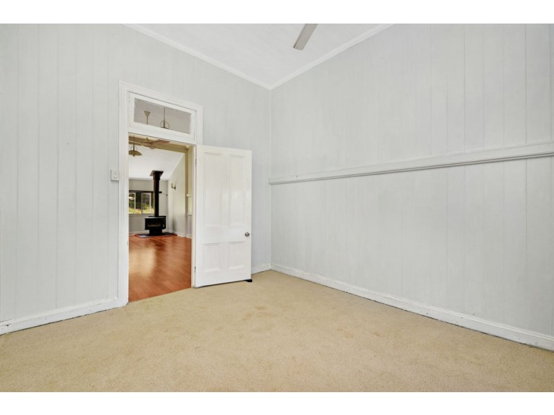 11 Nichols Drive, Glencoe QLD 4352