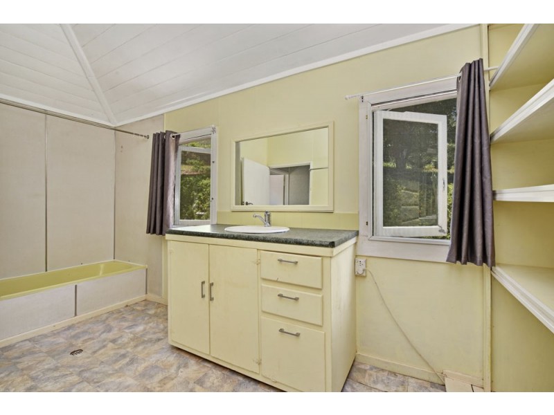 11 Nichols Drive, Glencoe QLD 4352