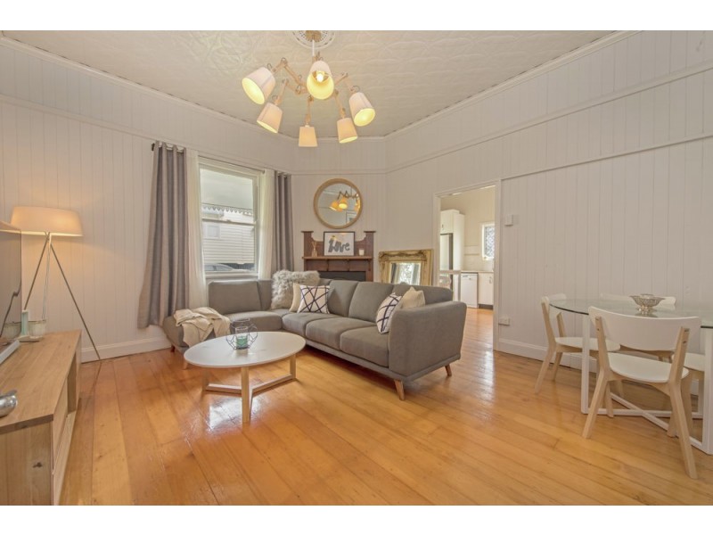 8 Kelfield Street, North Toowoomba QLD 4350