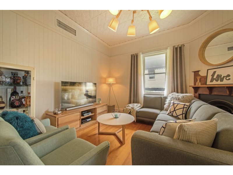 8 Kelfield Street, North Toowoomba QLD 4350