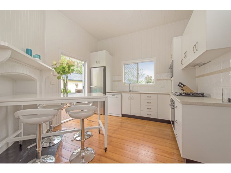 8 Kelfield Street, North Toowoomba QLD 4350