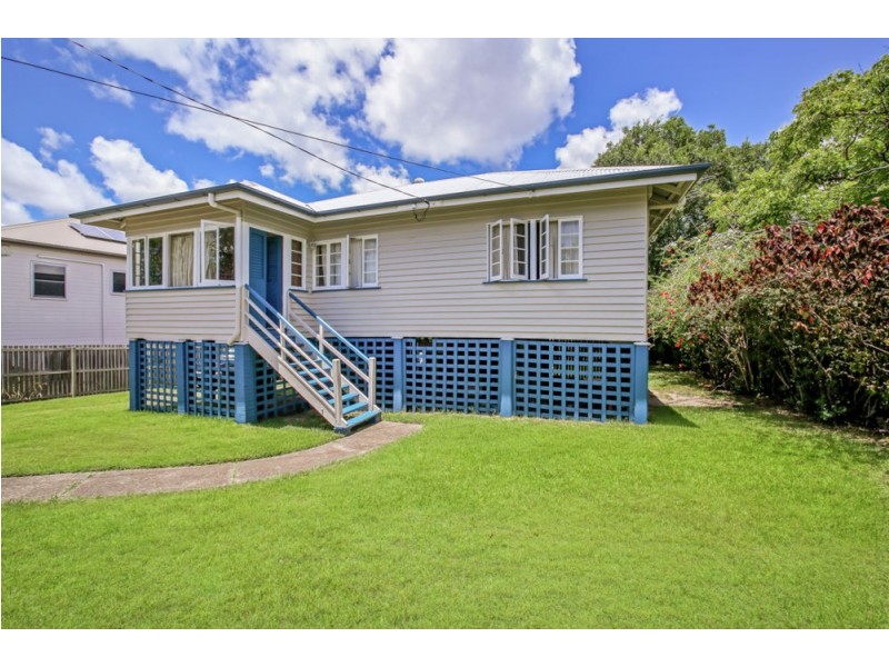 15 Broula Street, Stafford Heights QLD 4053