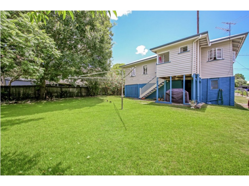 15 Broula Street, Stafford Heights QLD 4053