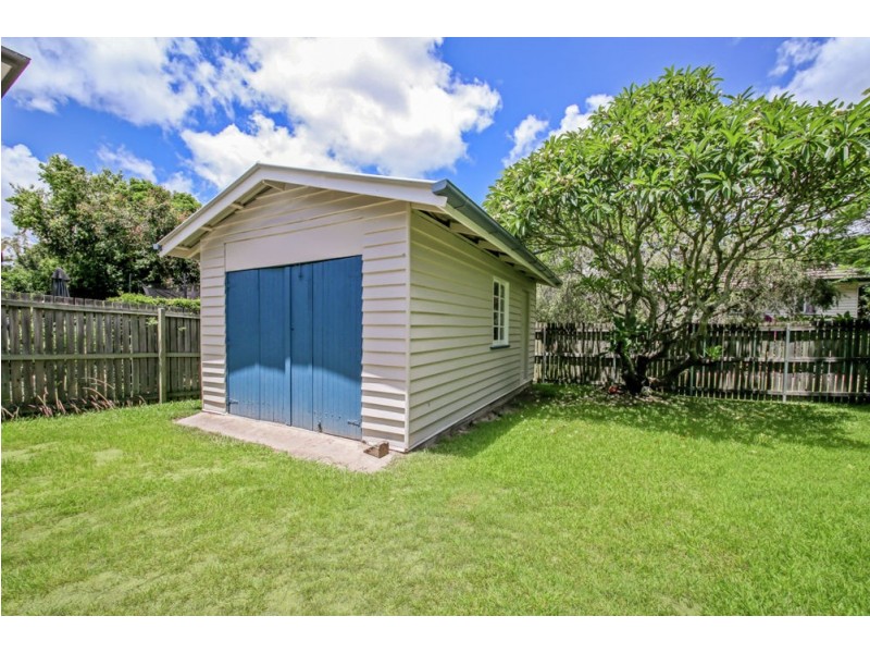 15 Broula Street, Stafford Heights QLD 4053