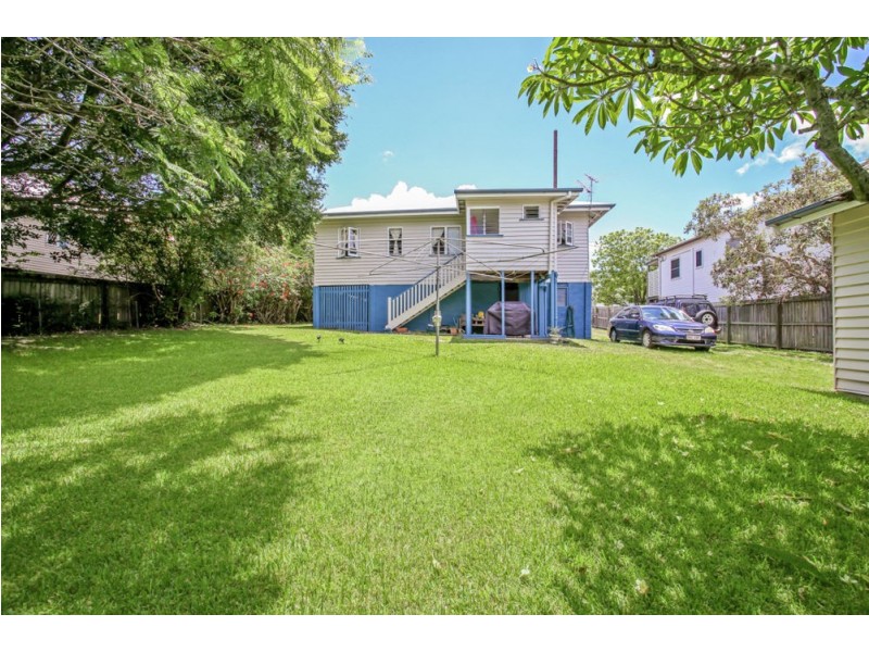 15 Broula Street, Stafford Heights QLD 4053