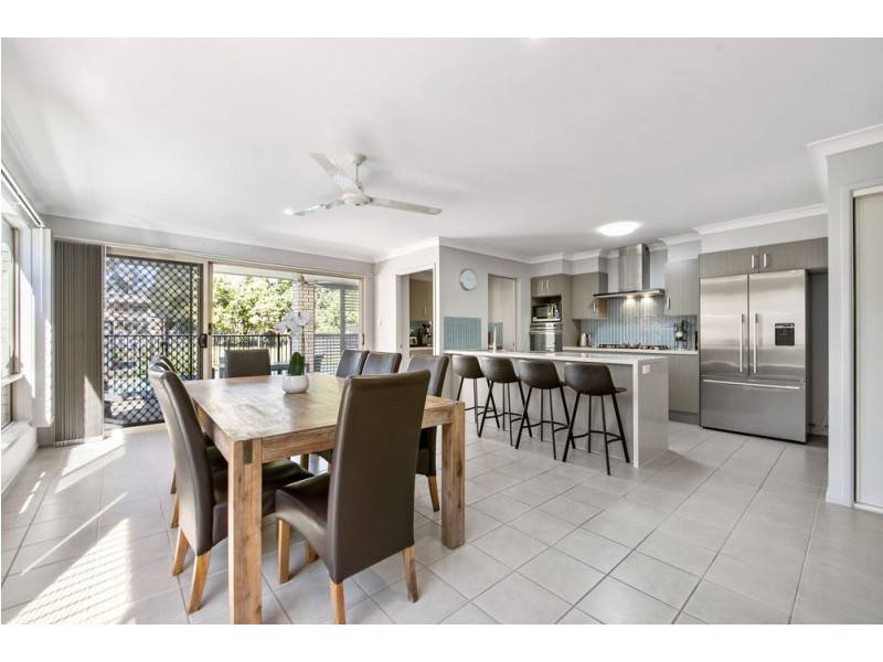 27 Blackwood Road, Geebung QLD 4034