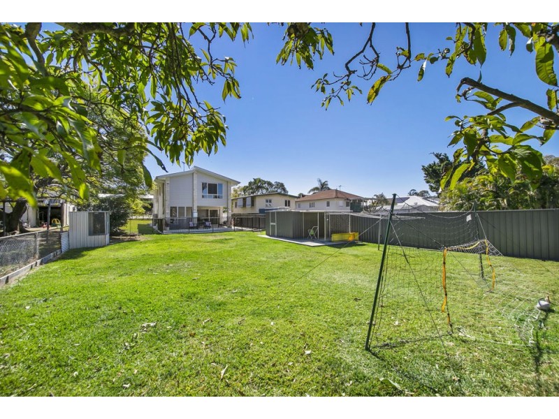 27 Blackwood Road, Geebung QLD 4034