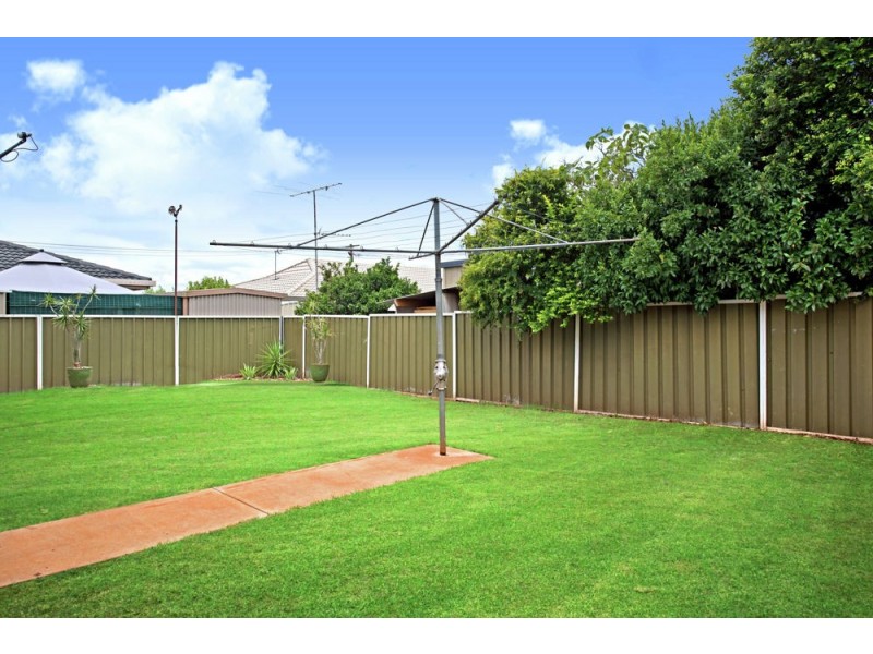 23 Cambridge Street, Harristown QLD 4350