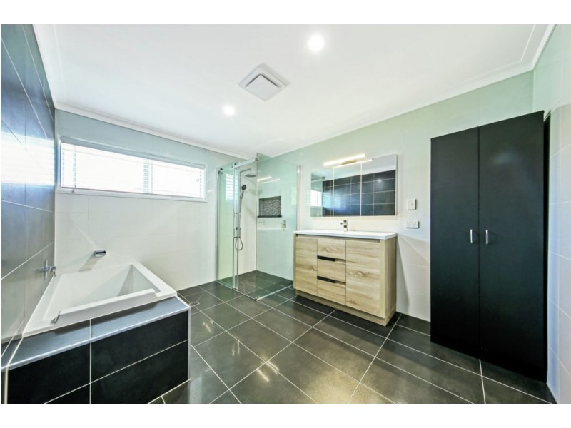 53 Birkdale Road, Birkdale QLD 4159