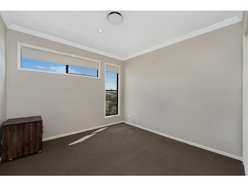 18 Trevean Drive, Kleinton QLD 4352