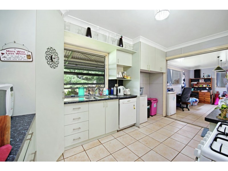 10 Devine Street, Harristown QLD 4350