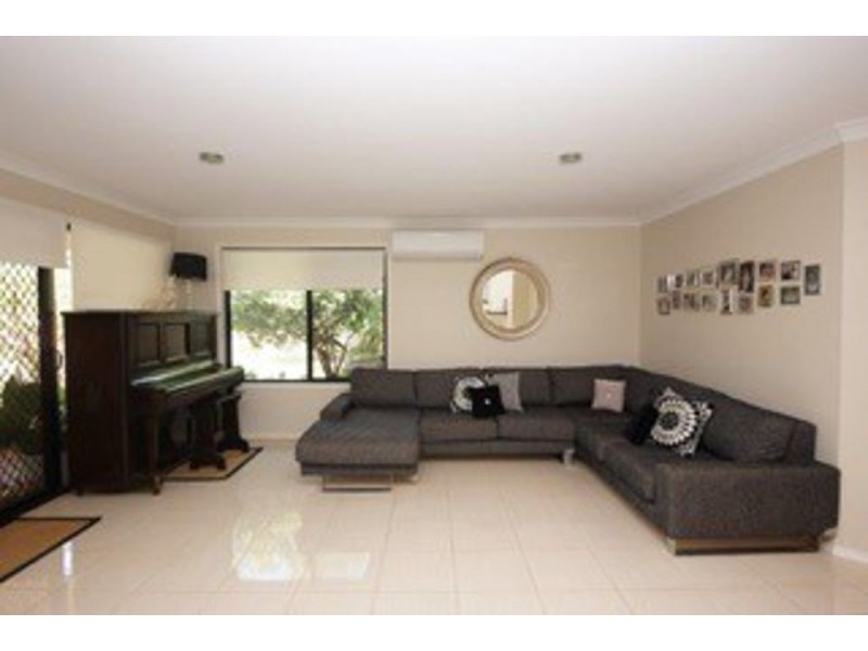 5 Debbie Court, Oakey QLD 4401