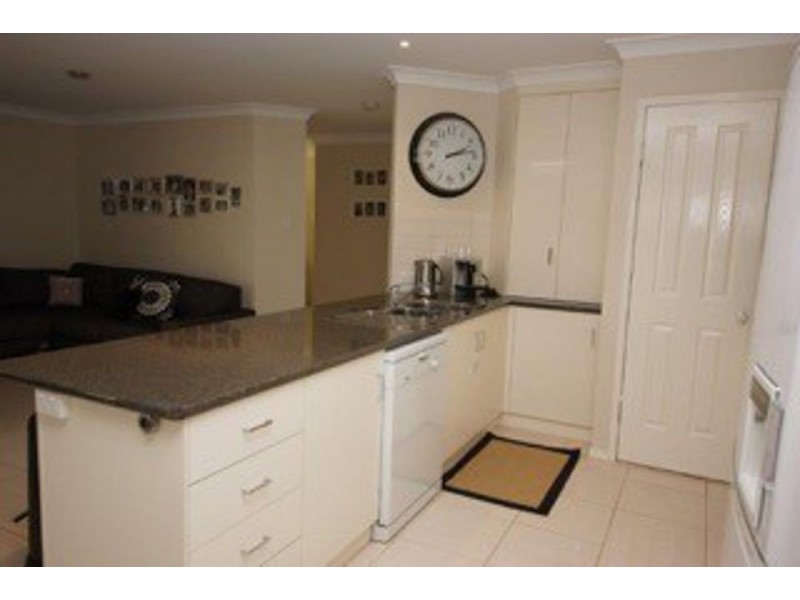 5 Debbie Court, Oakey QLD 4401