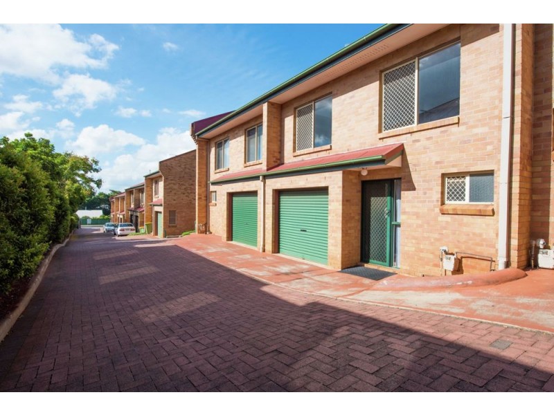 8/248 James Street, Harristown QLD 4350