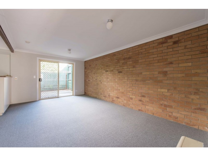 8/248 James Street, Harristown QLD 4350