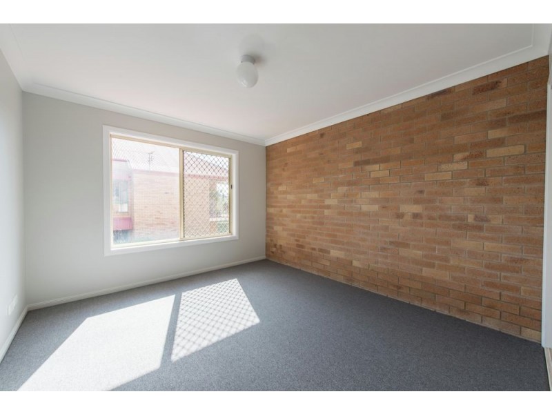 8/248 James Street, Harristown QLD 4350