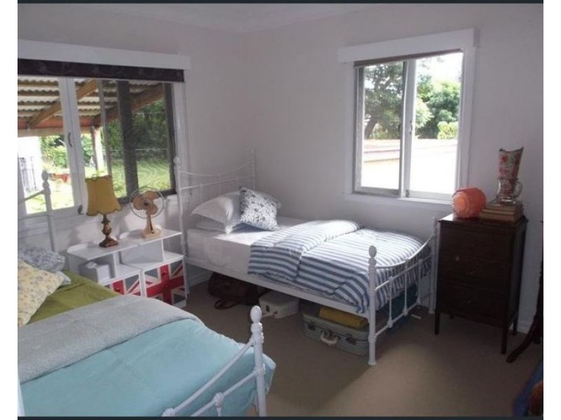 16 Varcoe Street, Wavell Heights QLD 4012