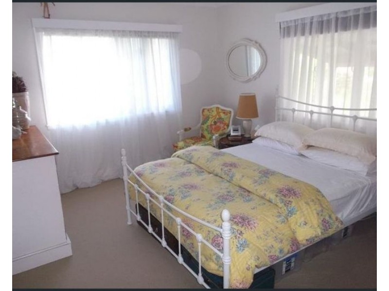 16 Varcoe Street, Wavell Heights QLD 4012