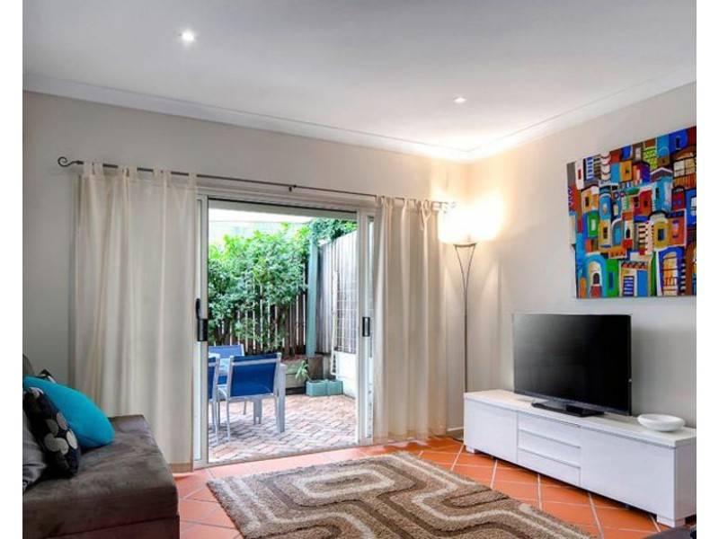 10 Stafford Street, Windsor QLD 4030