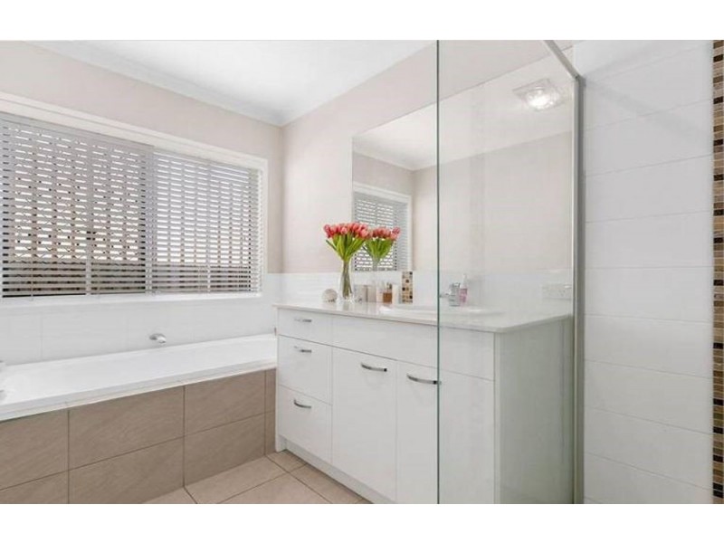 49 Doherty Place, Wakerley QLD 4154