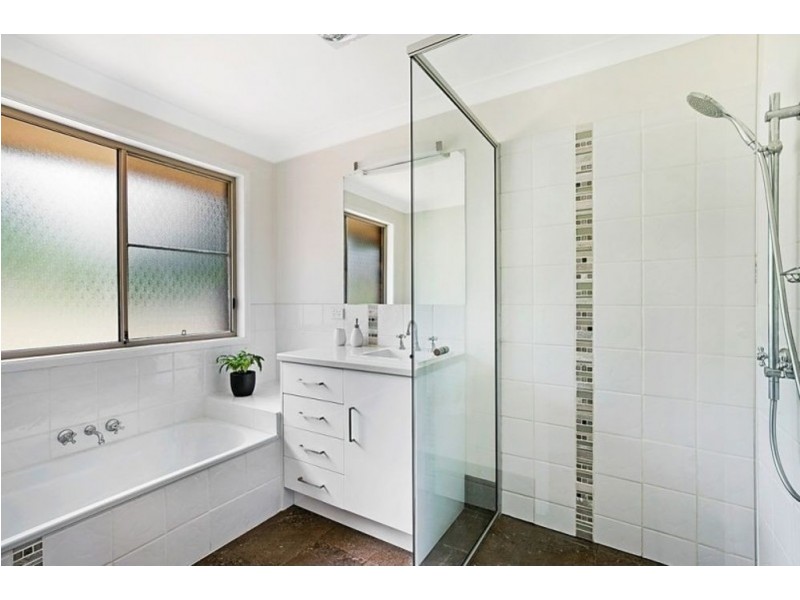 15 Michele Avenue, Highfields QLD 4352