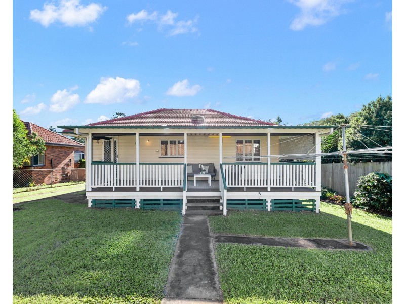 39 Gibson Crescent, Holland Park QLD 4121