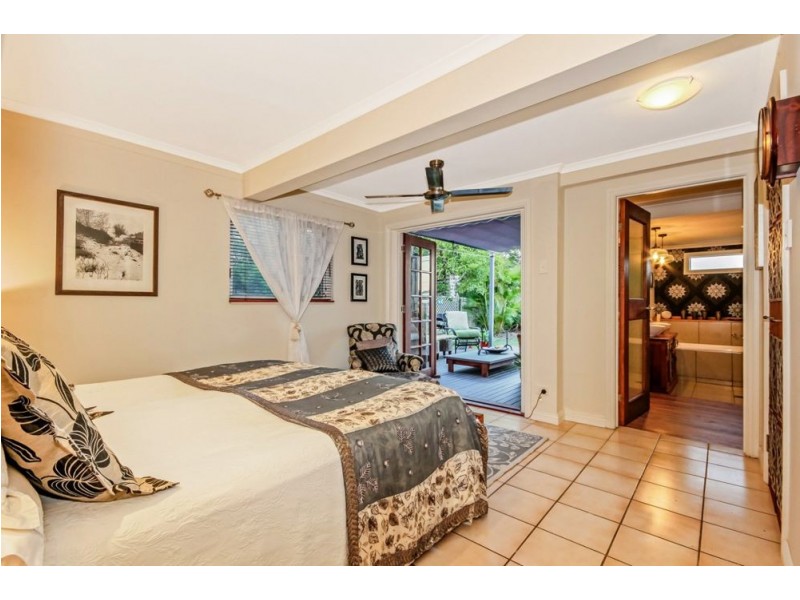 9 Barellan Street, Stafford QLD 4053