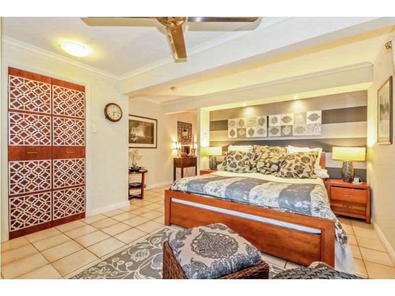 9 Barellan Street, Stafford QLD 4053