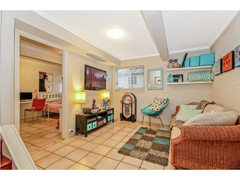 9 Barellan Street, Stafford QLD 4053