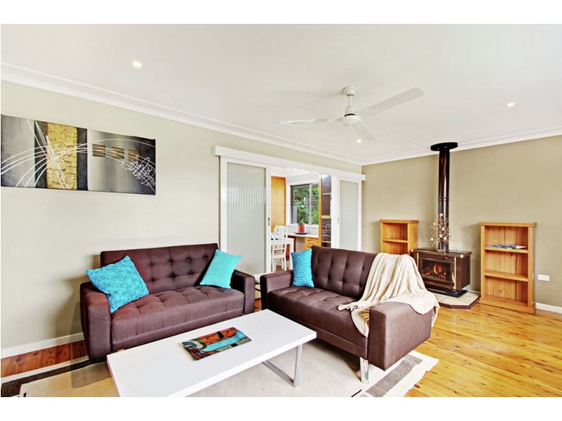 1 Beck Street, Mount Lofty QLD 4350