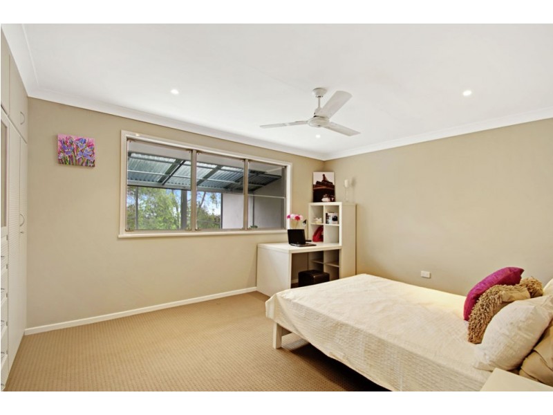 1 Beck Street, Mount Lofty QLD 4350