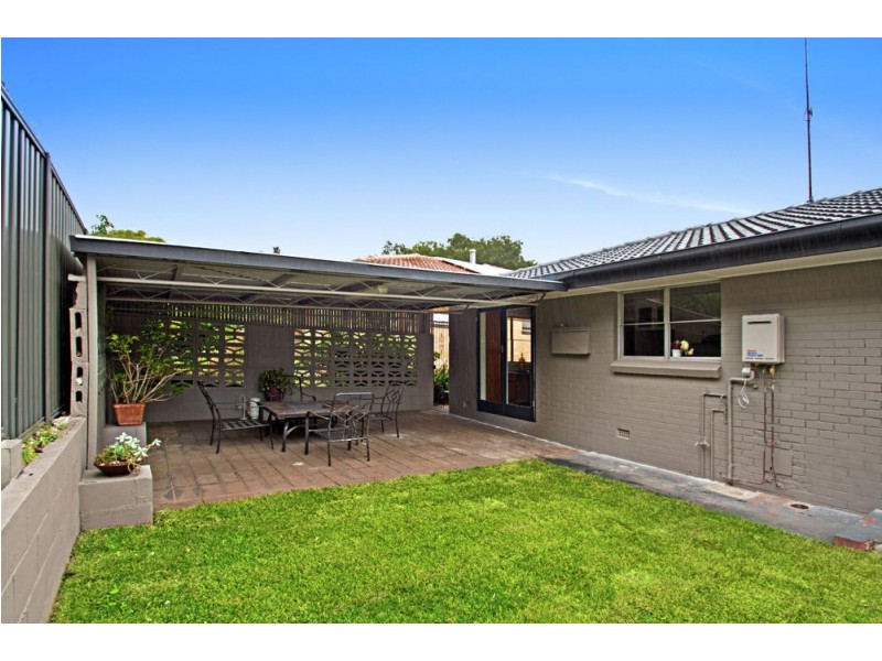 1 Beck Street, Mount Lofty QLD 4350