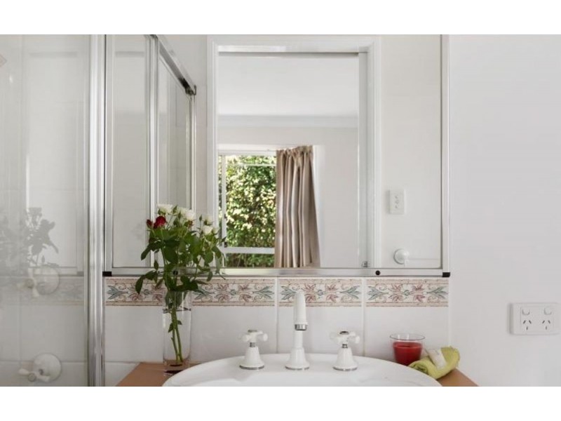 562 Hume Street, Middle Ridge QLD 4350