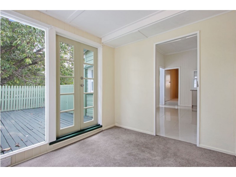 68 Nudgee Road, Hamilton QLD 4007