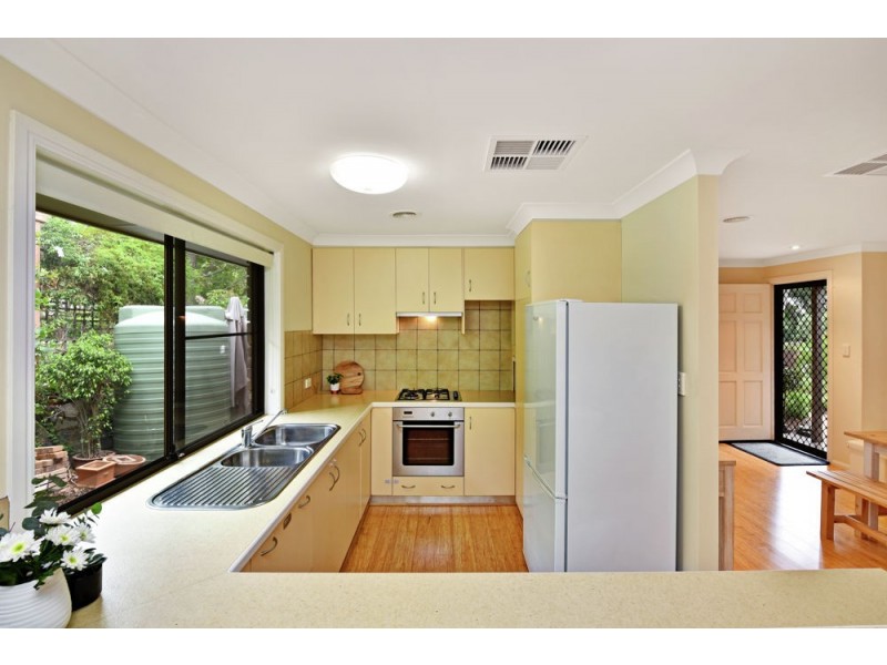 23 Amos Crescent, Mount Lofty QLD 4350