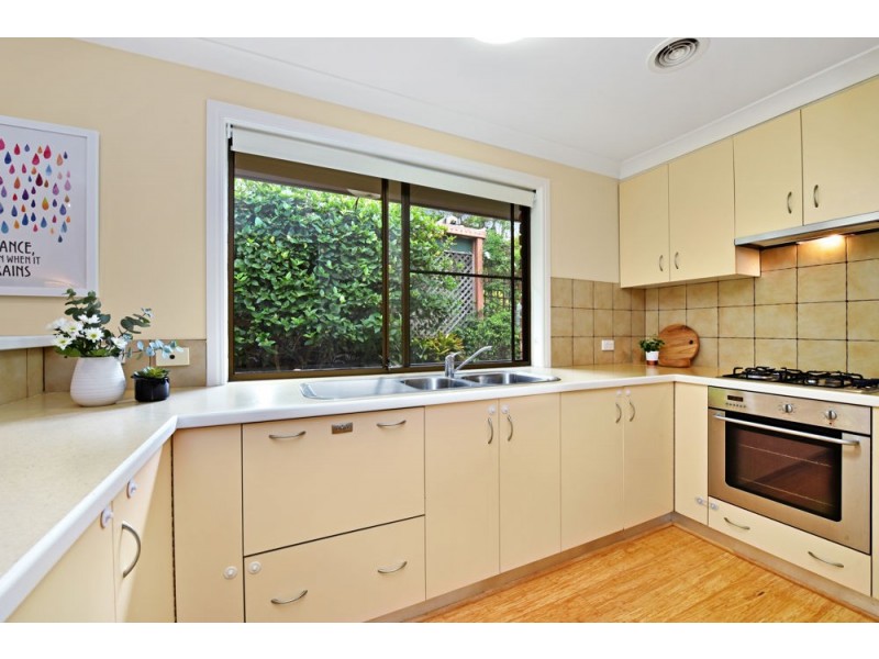 23 Amos Crescent, Mount Lofty QLD 4350