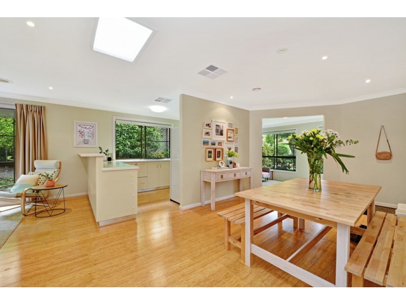 23 Amos Crescent, Mount Lofty QLD 4350